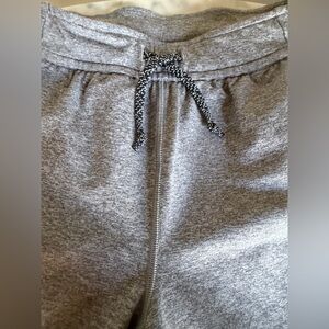 Ivivva Lululemon Heather Gray Kids Sweatpants with Drawstring size 8 girls NWT